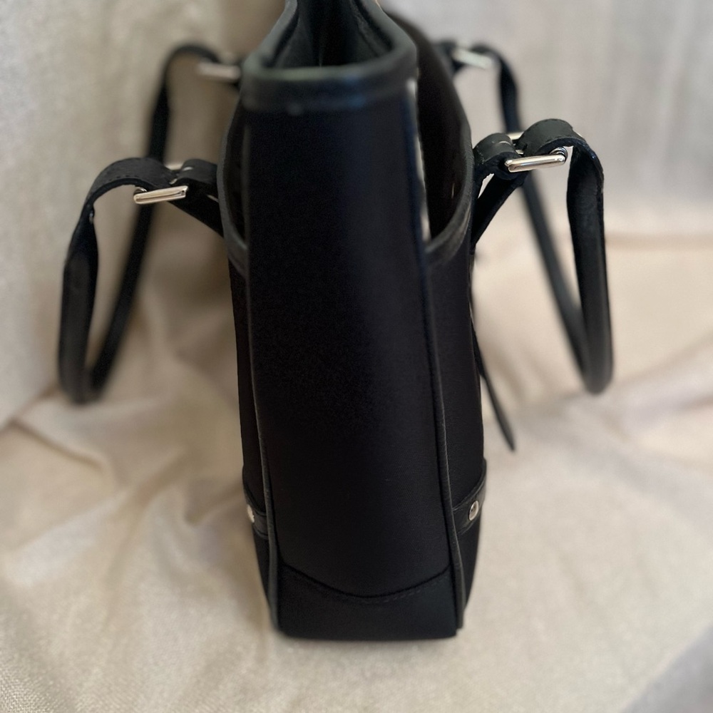 Elegant Burberry classic Black and Checkered Women's Bag - Picture 7 of 8